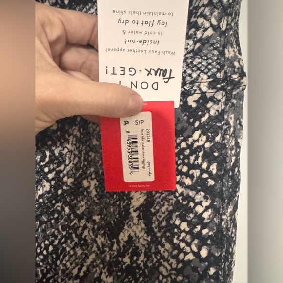 SPANX Faux Leather Snake Shine Leggings - Picture 6 of 6